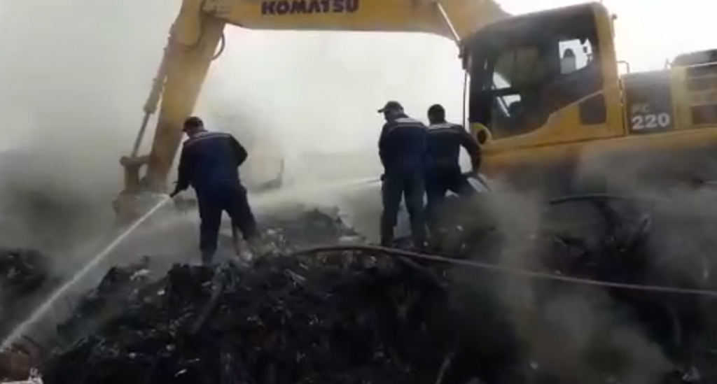 20 кв. м. территория Грязовецкого мусорного полигона, где продолжаются работы по ликвидации очагов горения